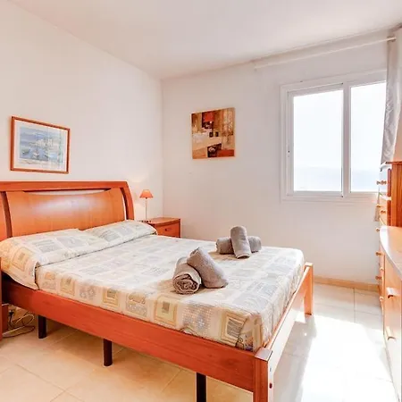 Apartment Ocean View 2bedroom In Los Cristianos, Heated Pool, 3 Minutes To Beach