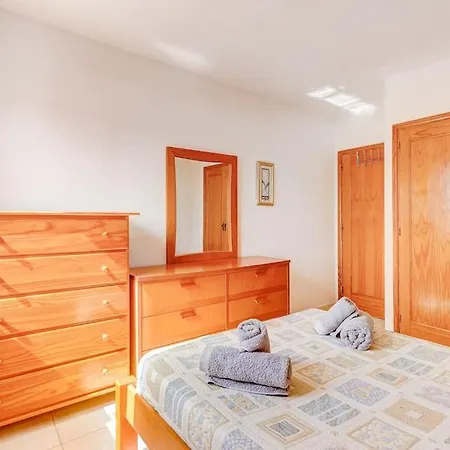 Ocean View 2bedroom In Los Cristianos, Heated Pool, 3 Minutes To Beach Apartment *