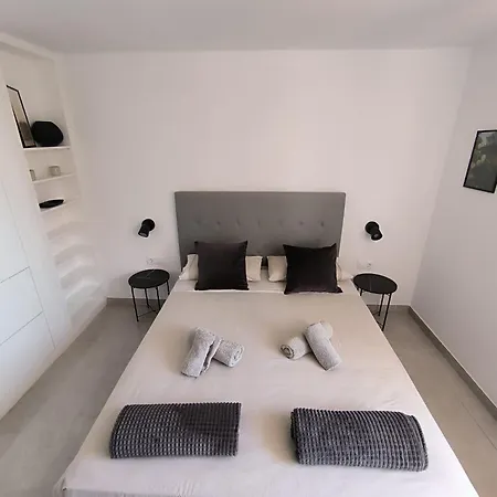 Apartment Ocean View 2bedroom In Los Cristianos, Heated Pool, 3 Minutes To Beach *