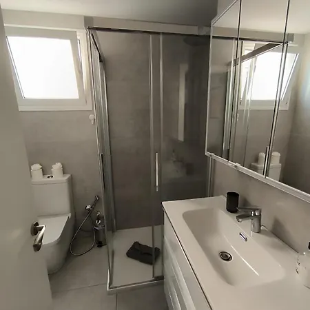 Apartment Ocean View 2bedroom In Los Cristianos, Heated Pool, 3 Minutes To Beach