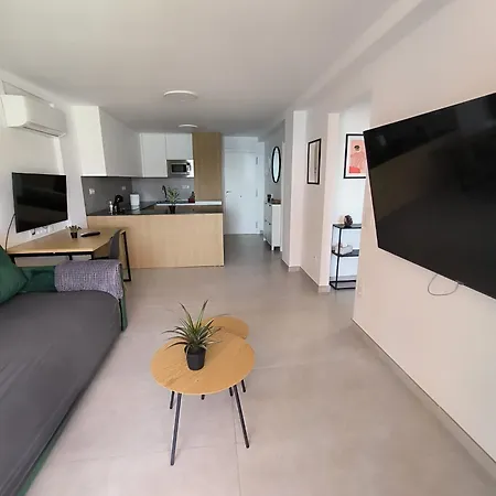 Ocean View 2bedroom In Los Cristianos, Heated Pool, 3 Minutes To Beach Los Cristianos (Tenerife)