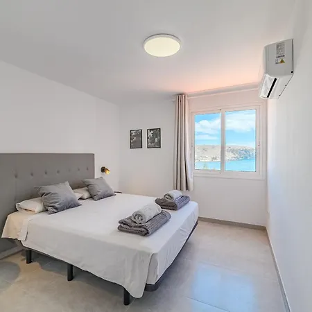 Apartment Ocean View 2bedroom In Cristianos, Heated Pool, 3 Minutes To Los Cristianos (Tenerife)